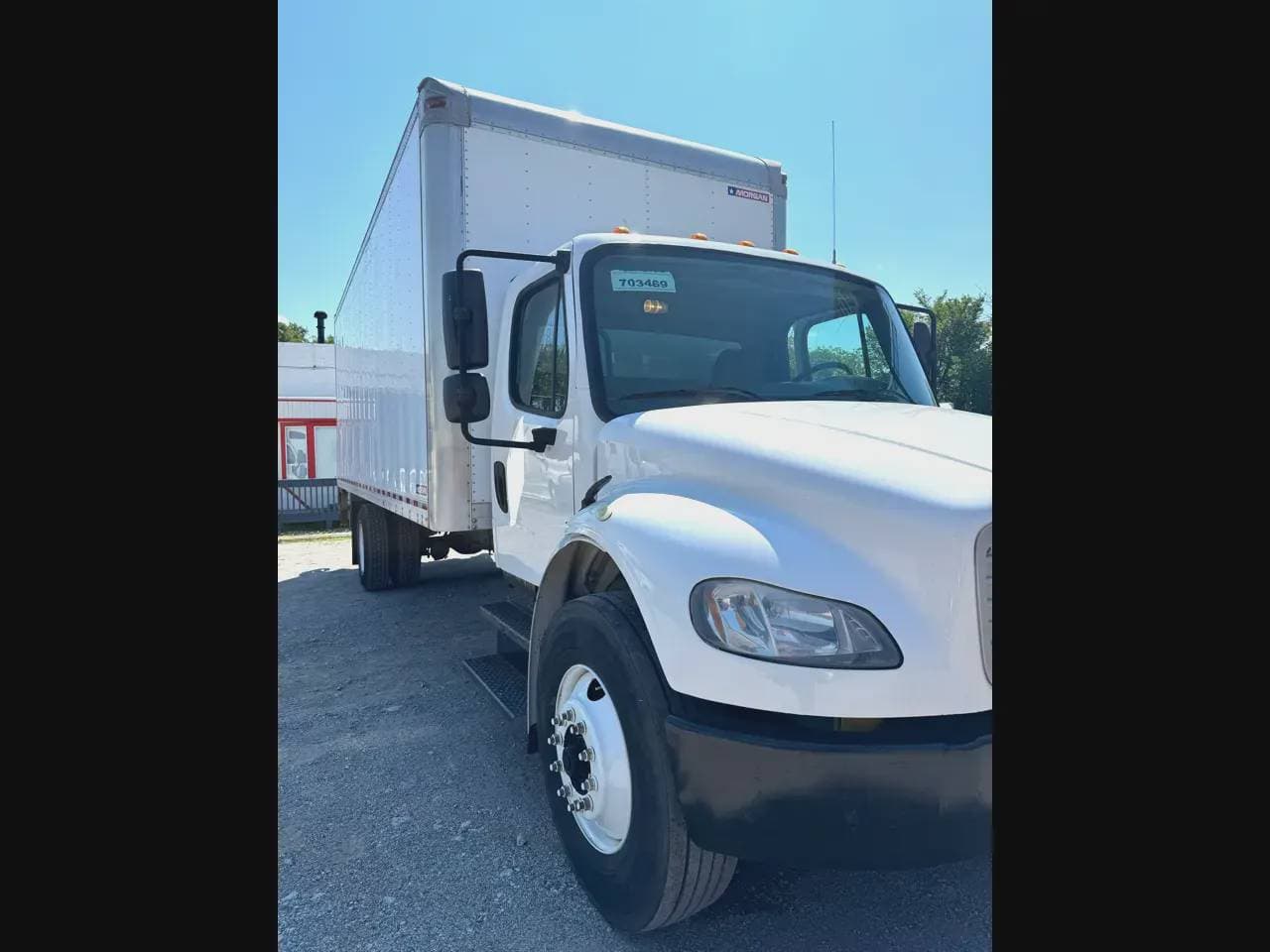 2017 Freightliner M2 image 1