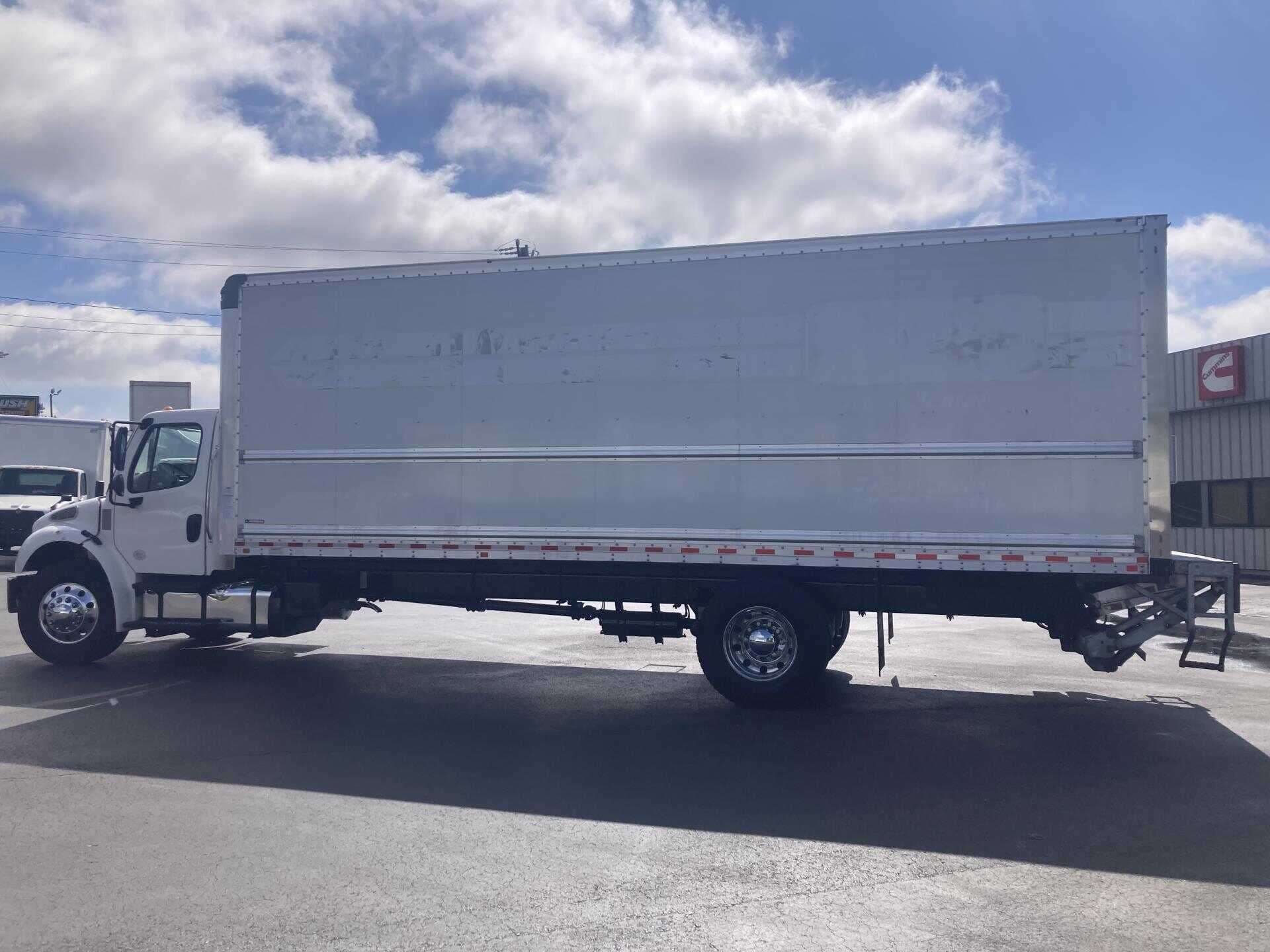 2020 Freightliner M2 image 5