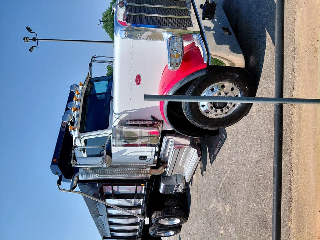 Used 2024 PETERBILT 389 image 6