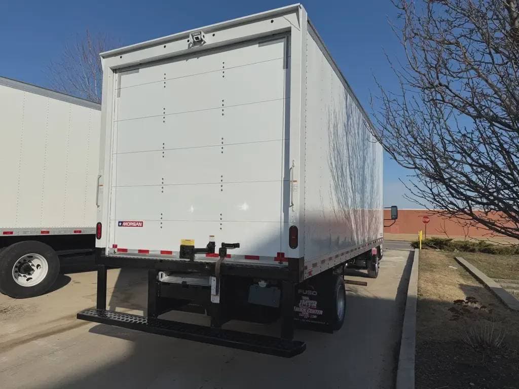 Used 2020 MITSUBISHI FUSO Cabover Truck - COE, Contractor Truck, Box Truck - Straight Truck FE For Sale image 4