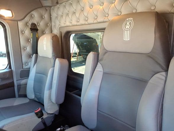 2026 Kenworth W900 image 10