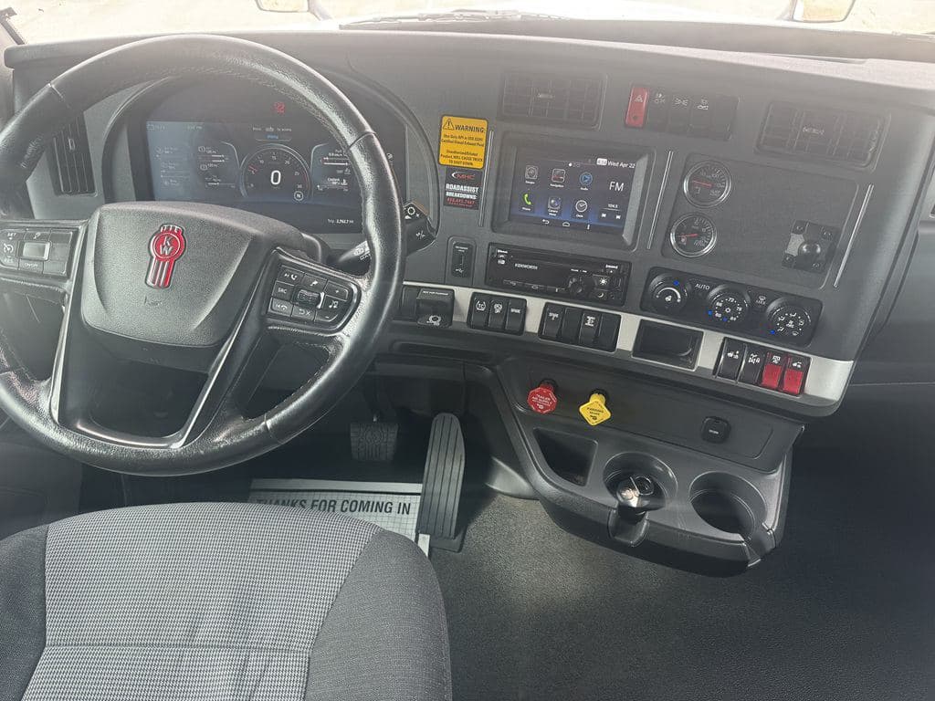 Used 2024 KENWORTH T880 image 11