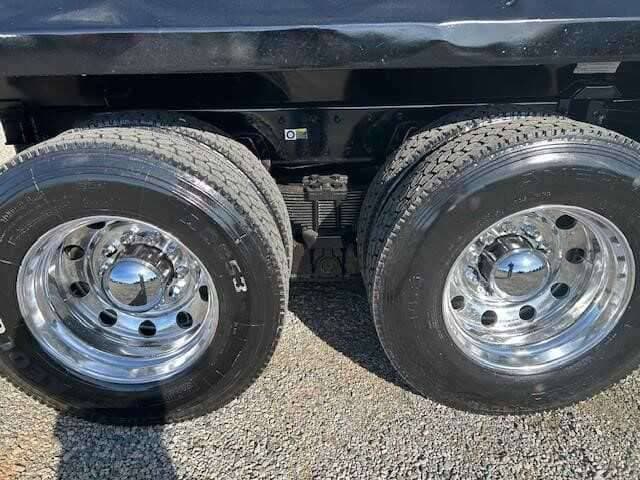 2023 Kenworth T880 image 10