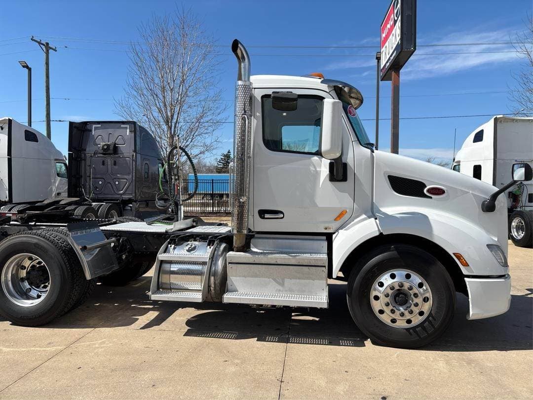 2020 Peterbilt 579 image 7
