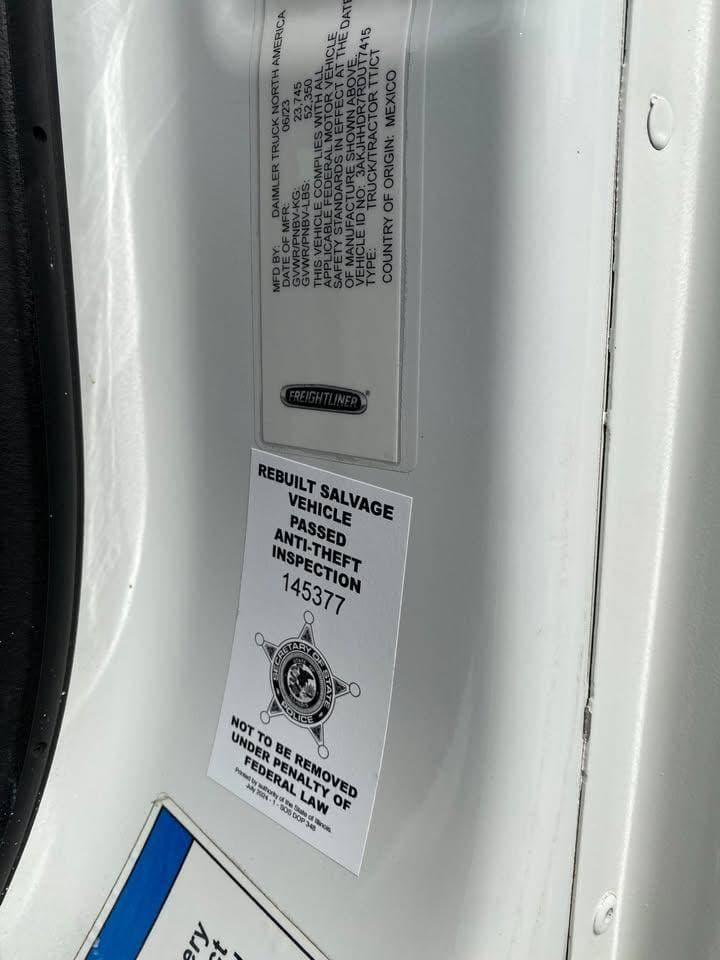 2024 Freightliner Cascadia image 12