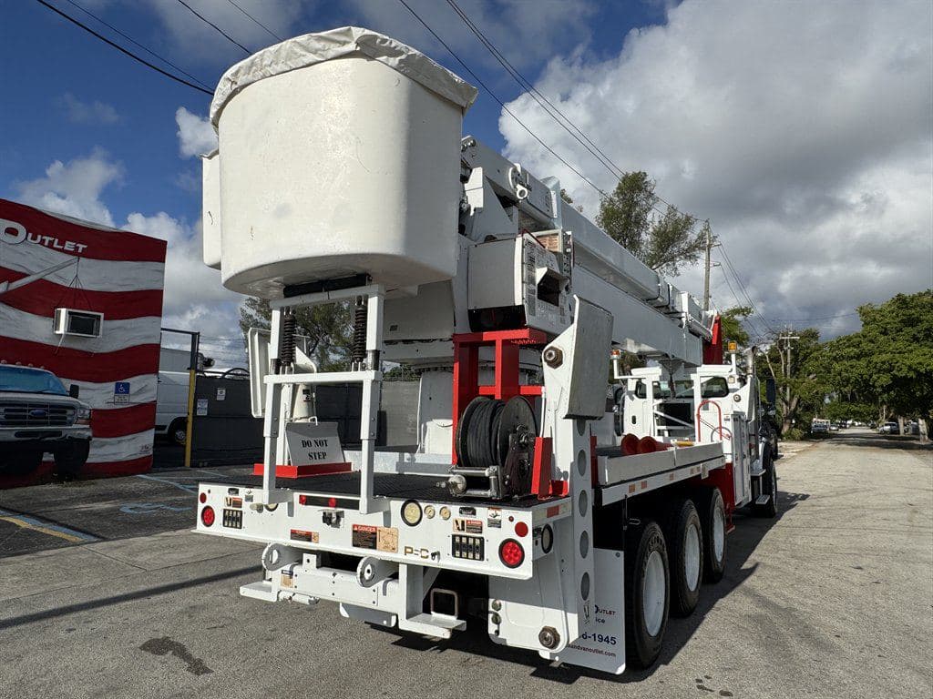2015 Freightliner M2-112 image 13