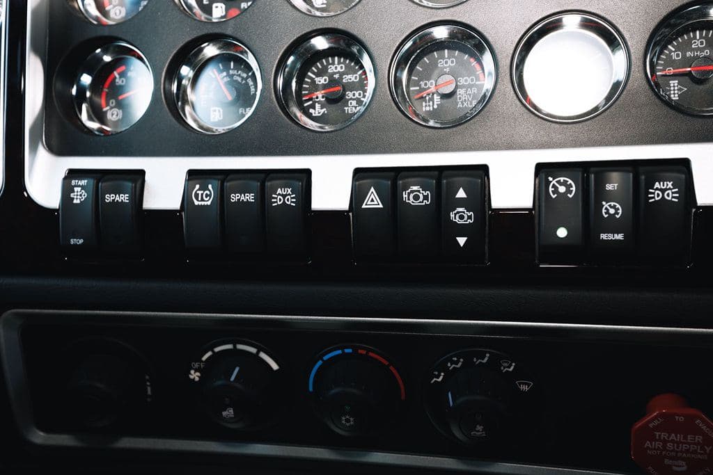 New 2026 KENWORTH W900L image 11