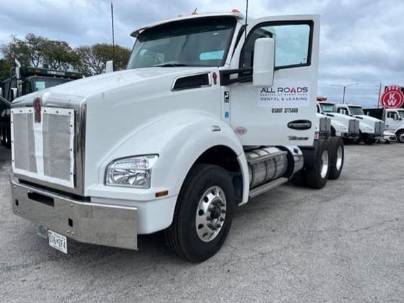 2025 Kenworth T880 image 10