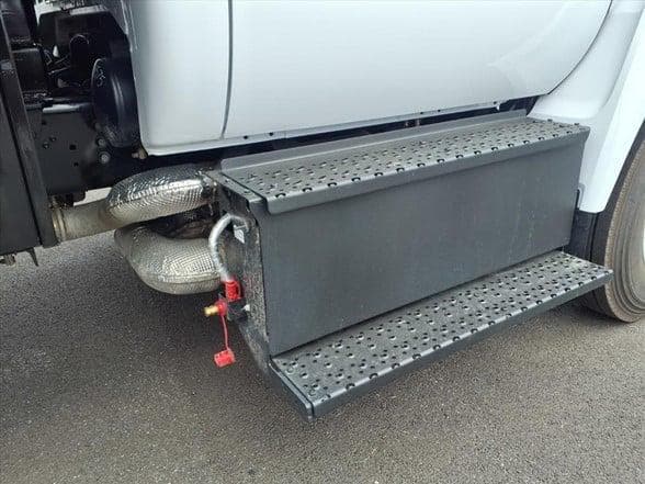 2027 Ford F750 XL SD image 17