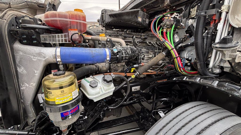 Used 2024 FREIGHTLINER PT126064ST image 13