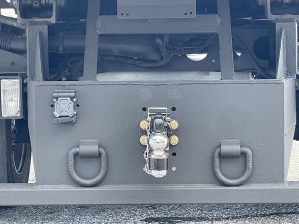 2024 Isuzu NRR image 12