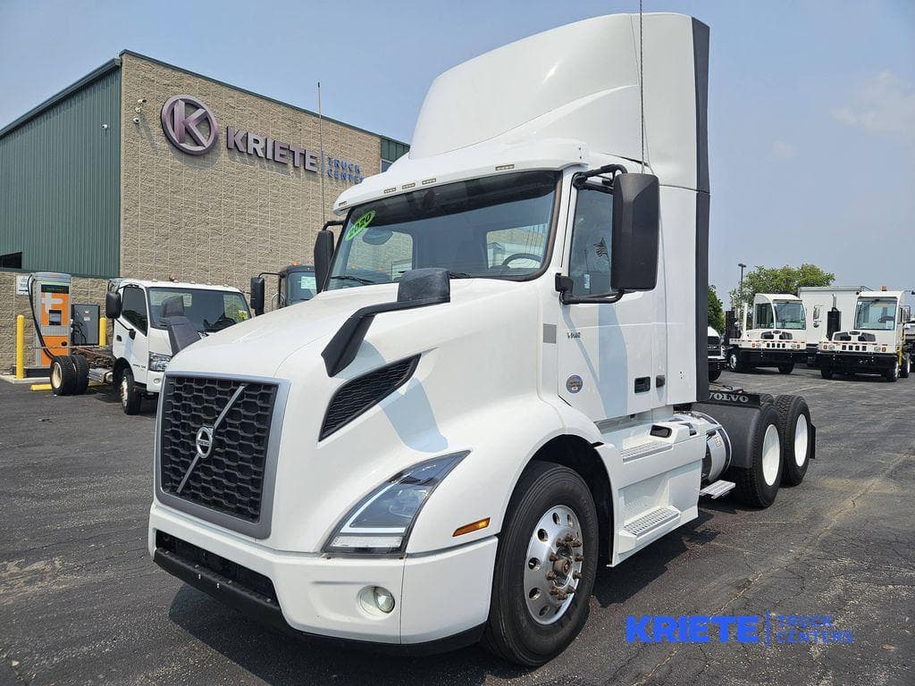 2020 Volvo VNR image 1