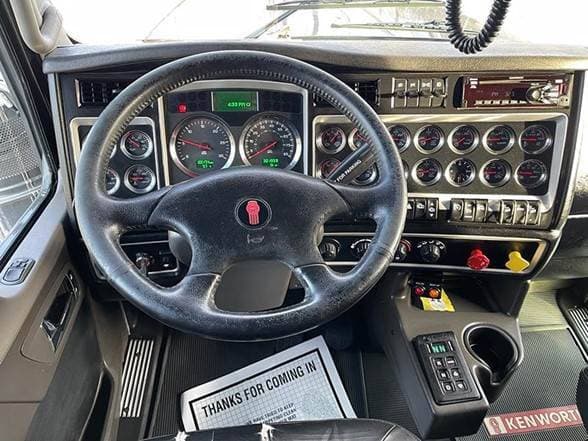 2021 Kenworth W900 image 3