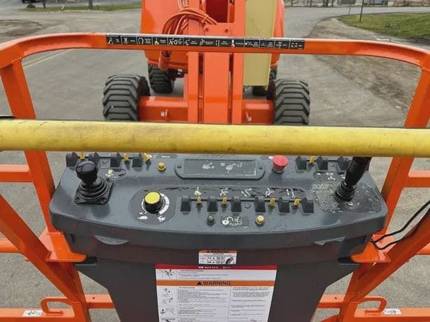 2016 JLG 450AJ image 5