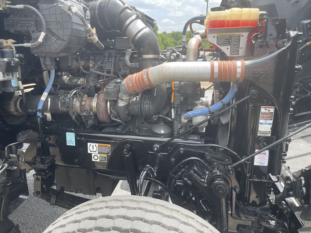 Used 2024 PETERBILT 567 image 21