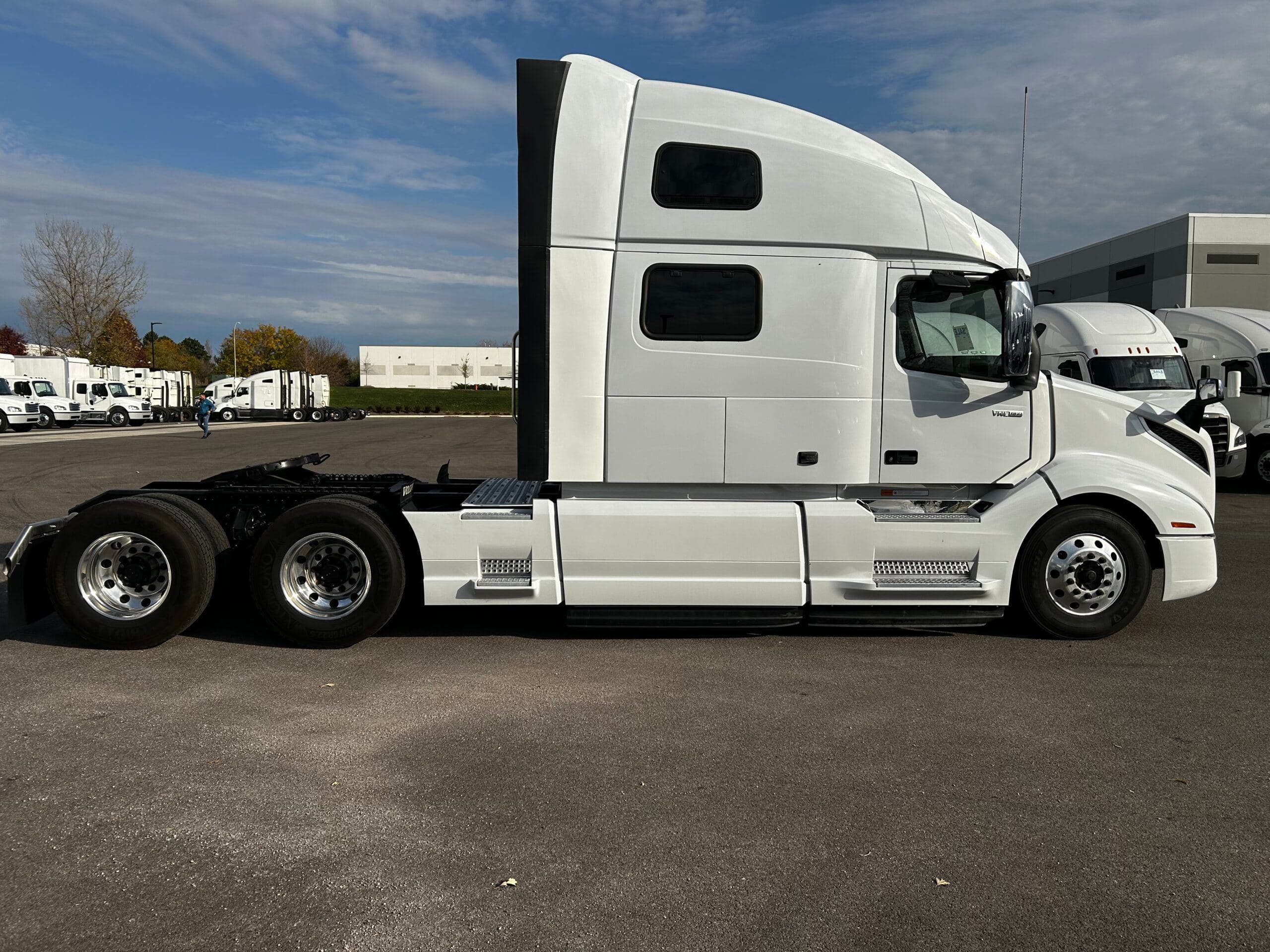 2024 Volvo VNL860 image 4