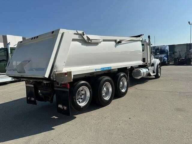 2023 Kenworth T880 image 6