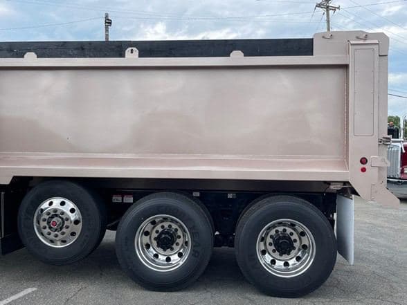 2025 Kenworth T880 image 7