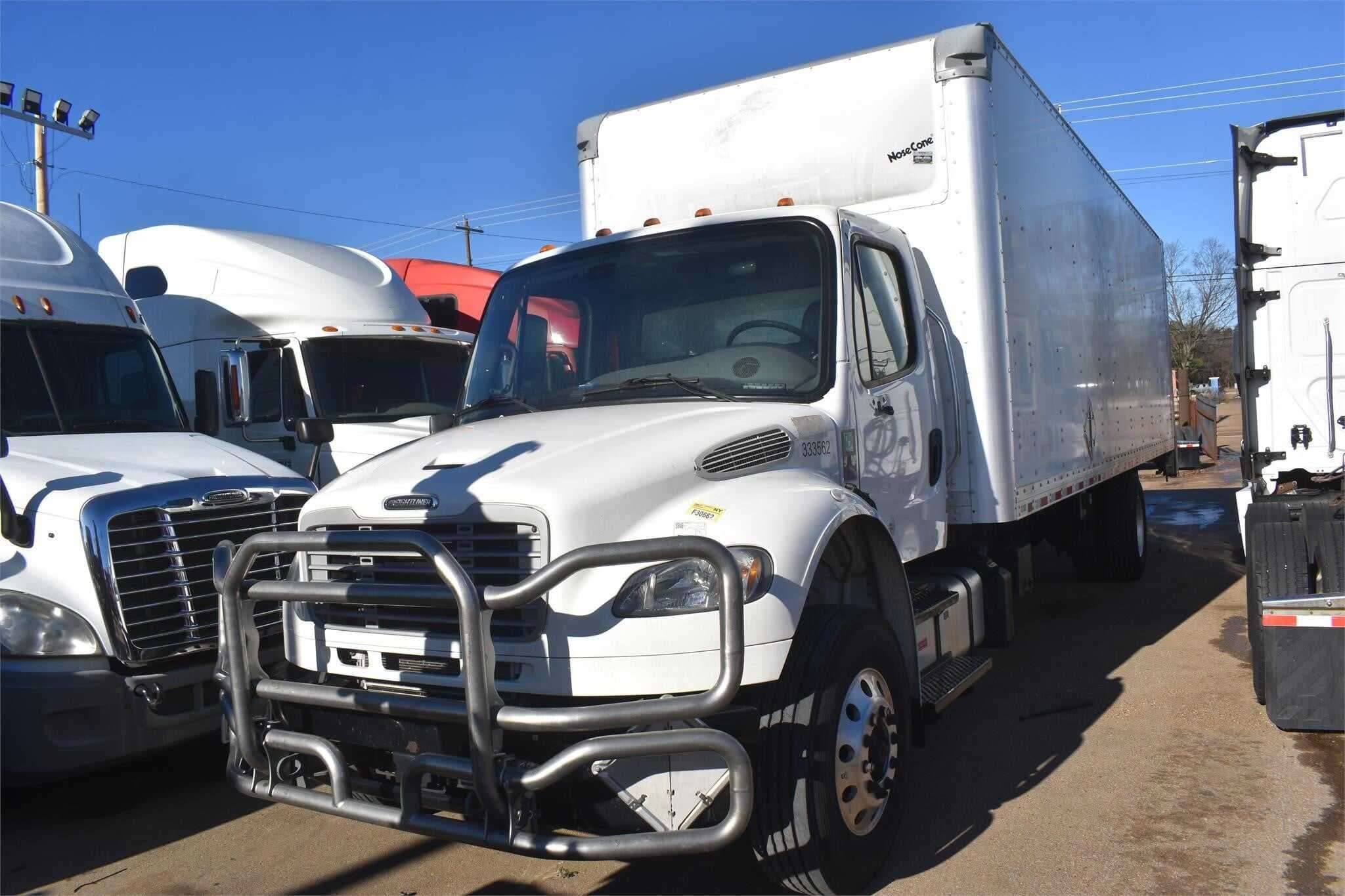 2018 Freightliner M2 image 3