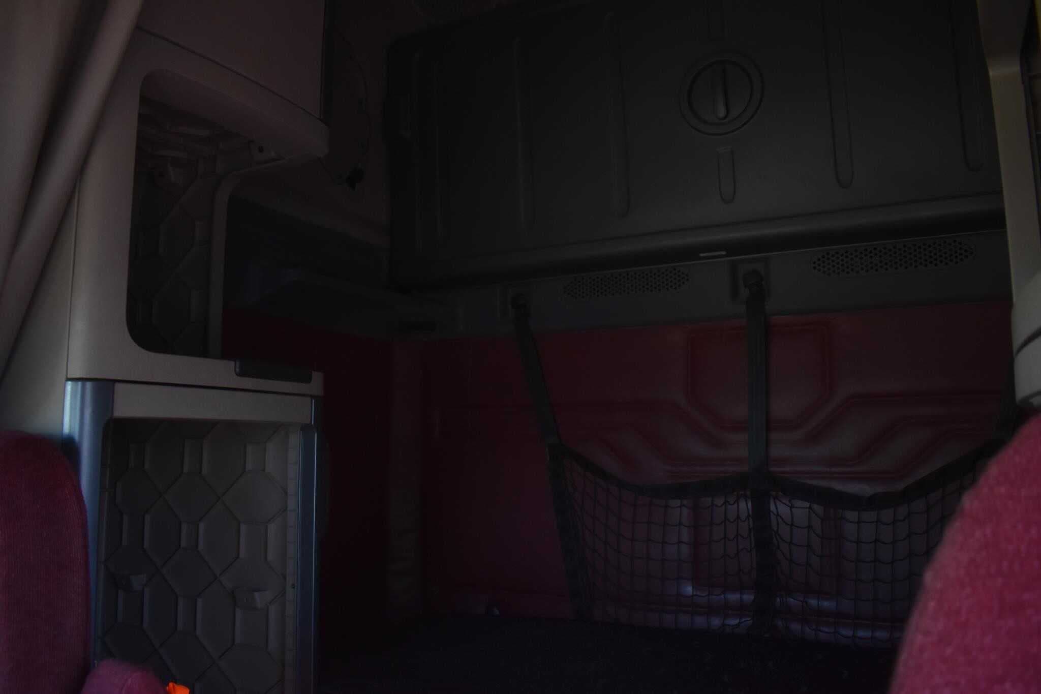 2013 Freightliner Cascadia 125 image 2