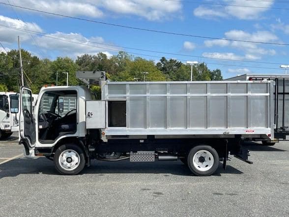 2024 Isuzu NRR image 7