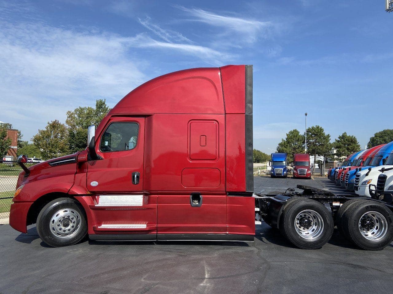 2020 FREIGHTLINER Cascadia CA126 Tandem Axle Sleeper image 9