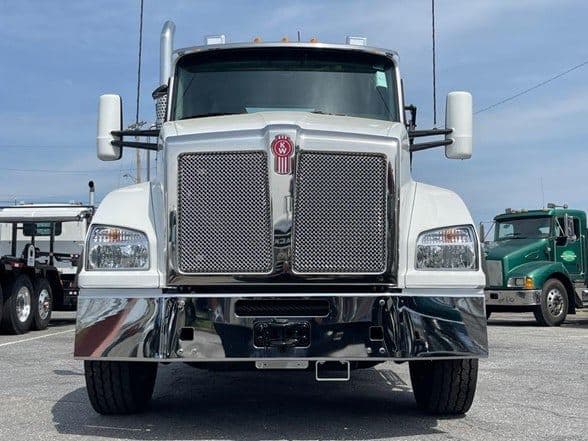 2025 Kenworth T880 image 4