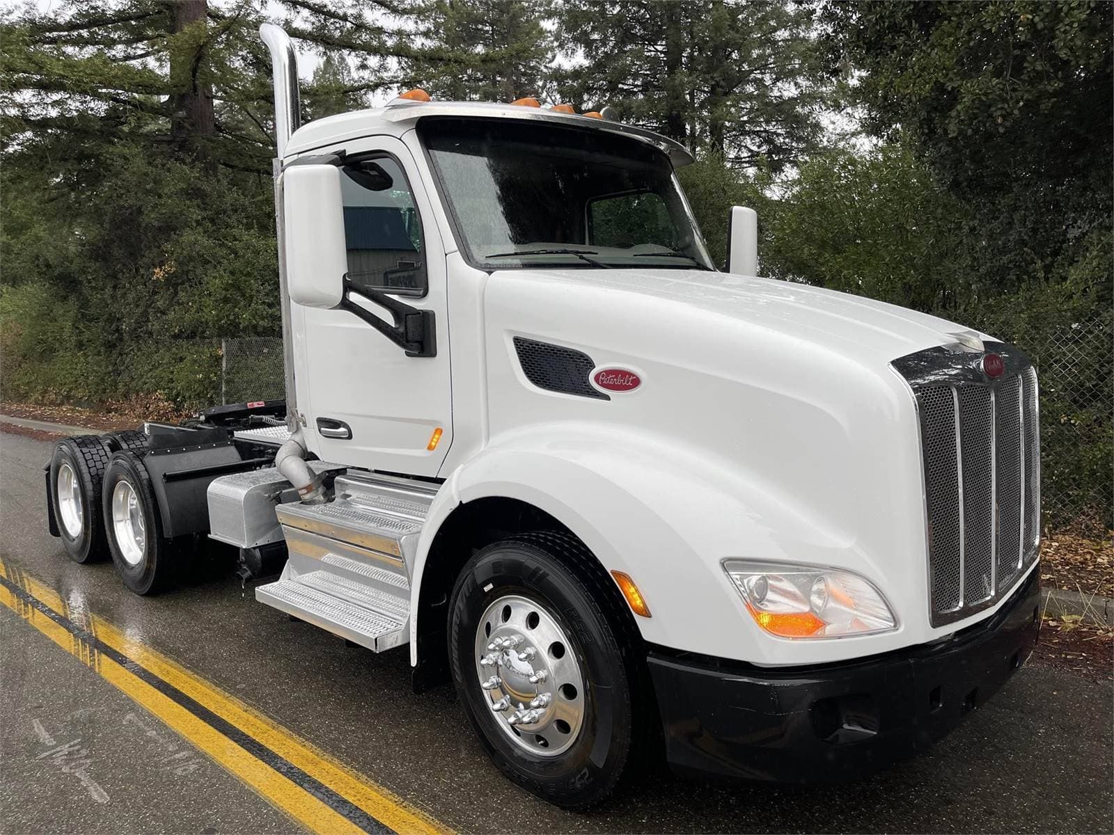 2019 Peterbilt 579 image 11