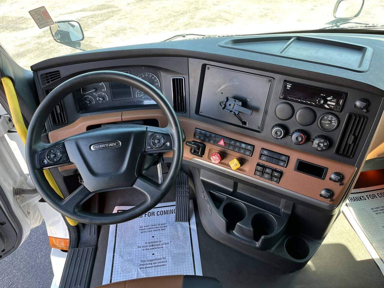 2021 Freightliner Cascadia 126 #1178 image 12