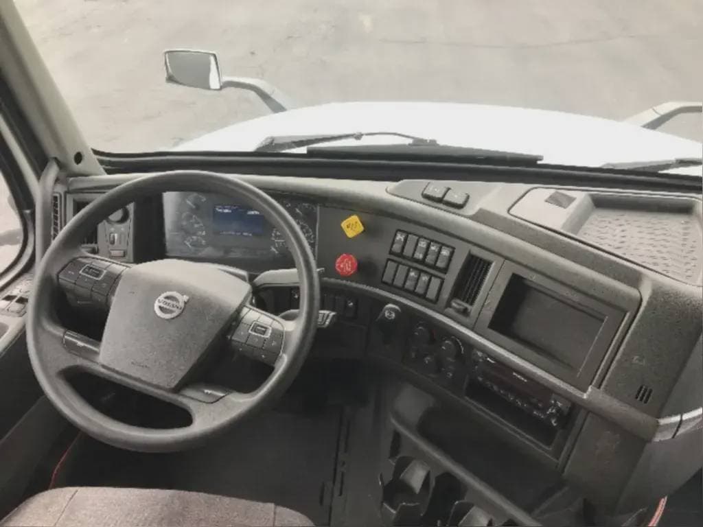 2022 Volvo VNL image 6