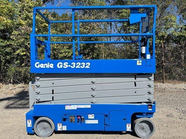 2013 GENIE GS-3232 image 1