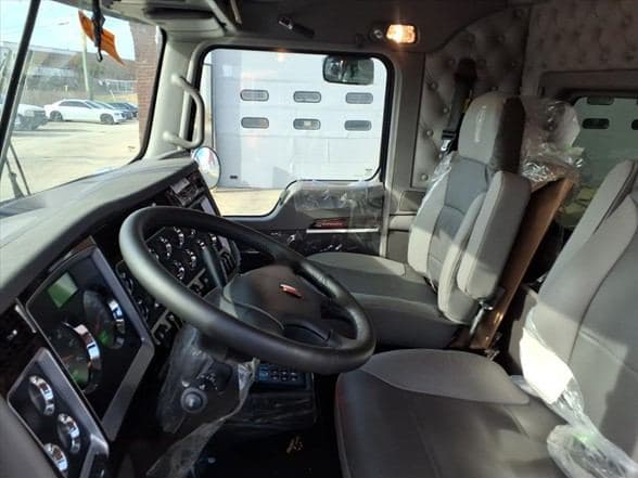 2026 Kenworth W900 image 14