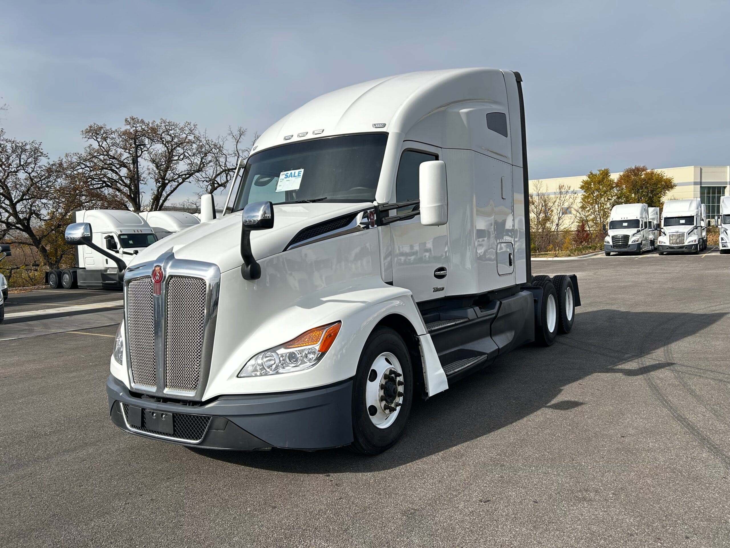 2023 Kenworth T680 image 1