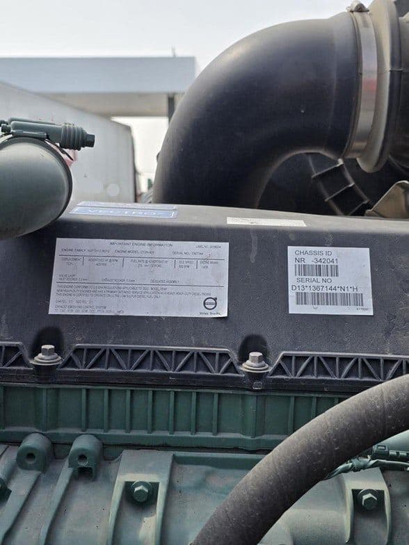 2023 Volvo VNL64T760 image 14