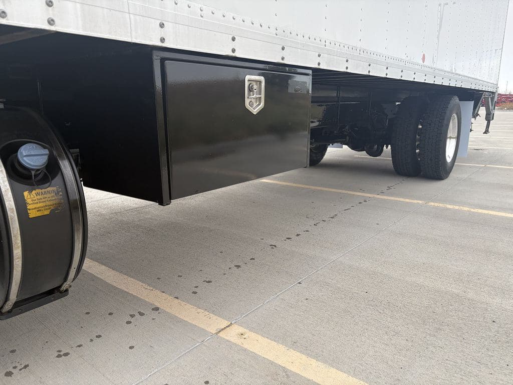 Used 2021 KENWORTH T270 image 1