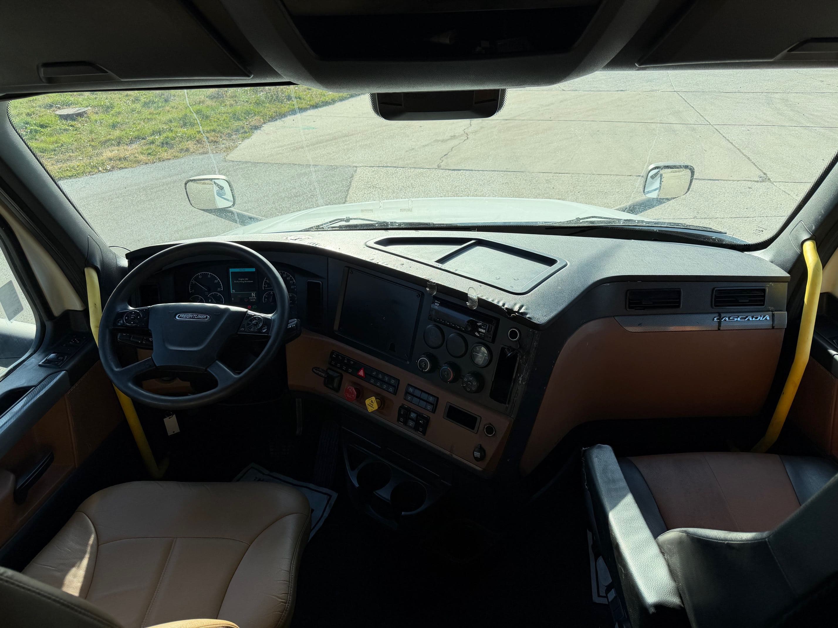 2021 Freightliner Cascadia image 7
