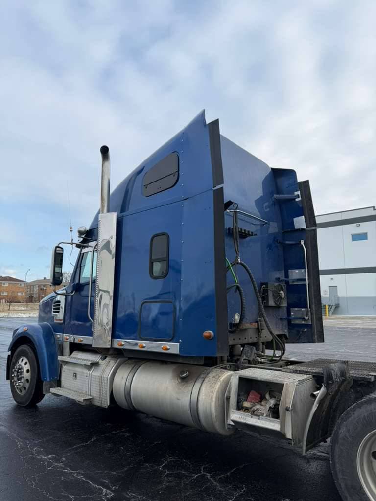 2021 Freightliner SD122 image 7
