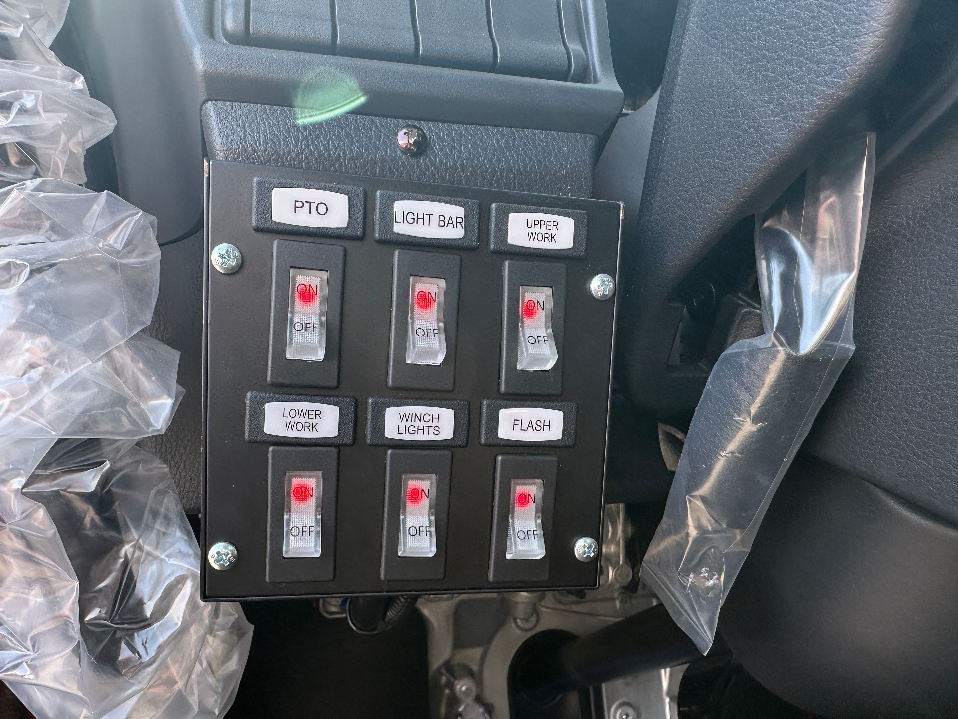 2025 Hino L6 WITH A CENTURY 21.5' STEEL CARRIER  (SK#: 6239C) image 14