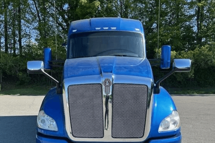 2020 Kenworth T680 image 2