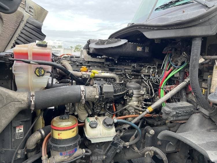 2018 Freightliner Cascadia image 2