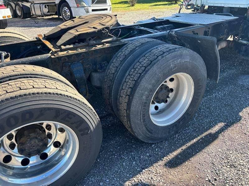 2020 Freightliner Cascadia 113 image 7