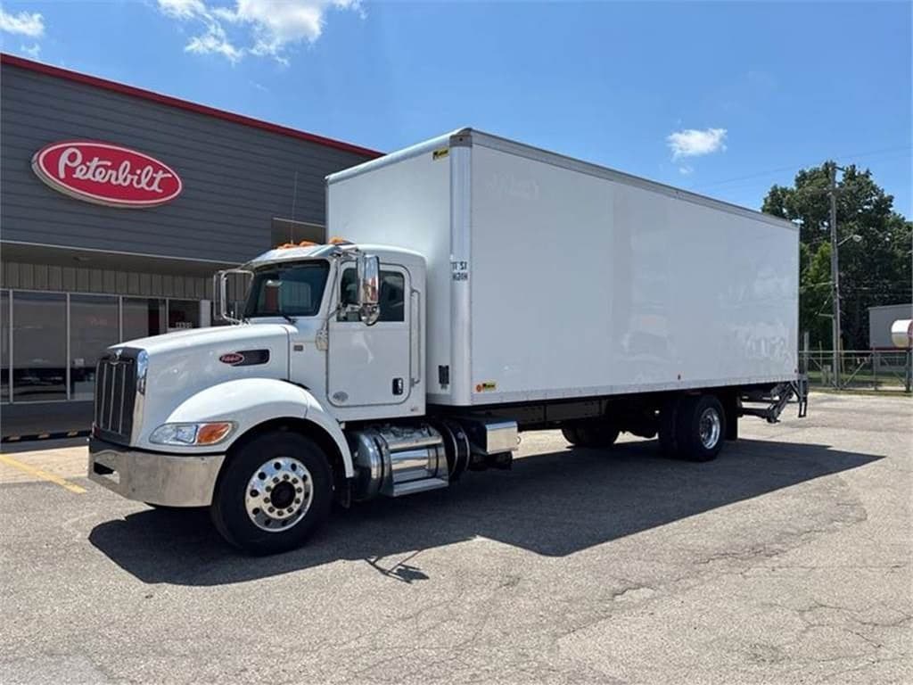 2019 Peterbilt 337 image 1