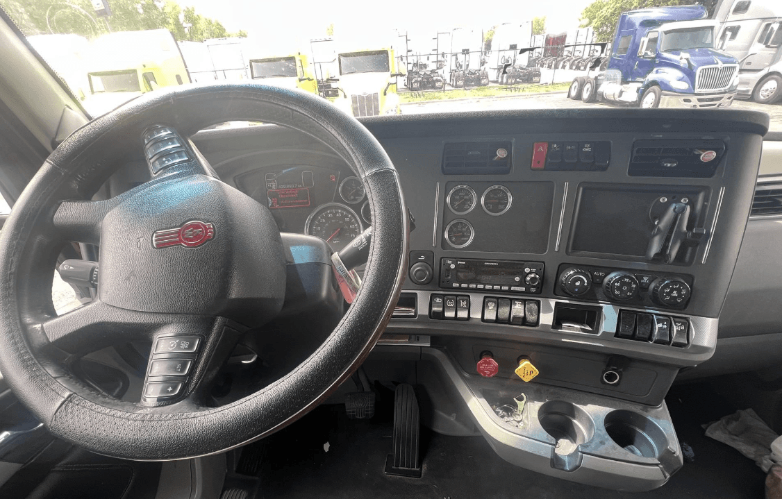 2022 Kenworth T680 image 4