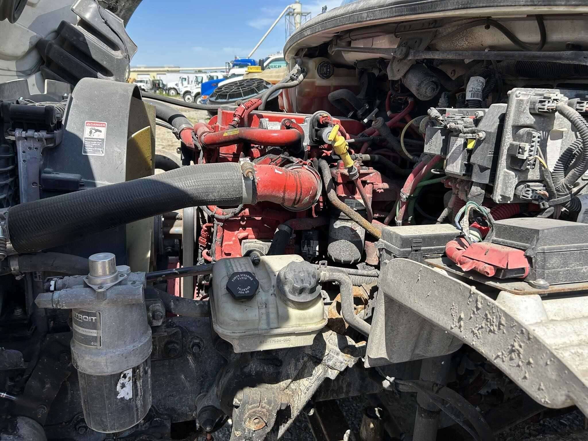 2019 Freightliner M2 image 11