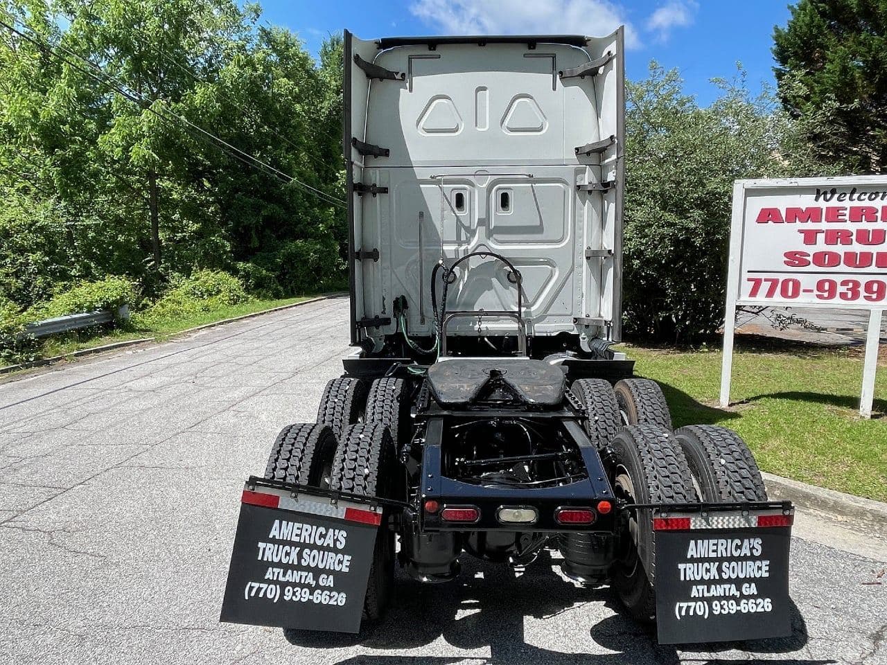 2019 Freightliner Cascadia 126 image 4