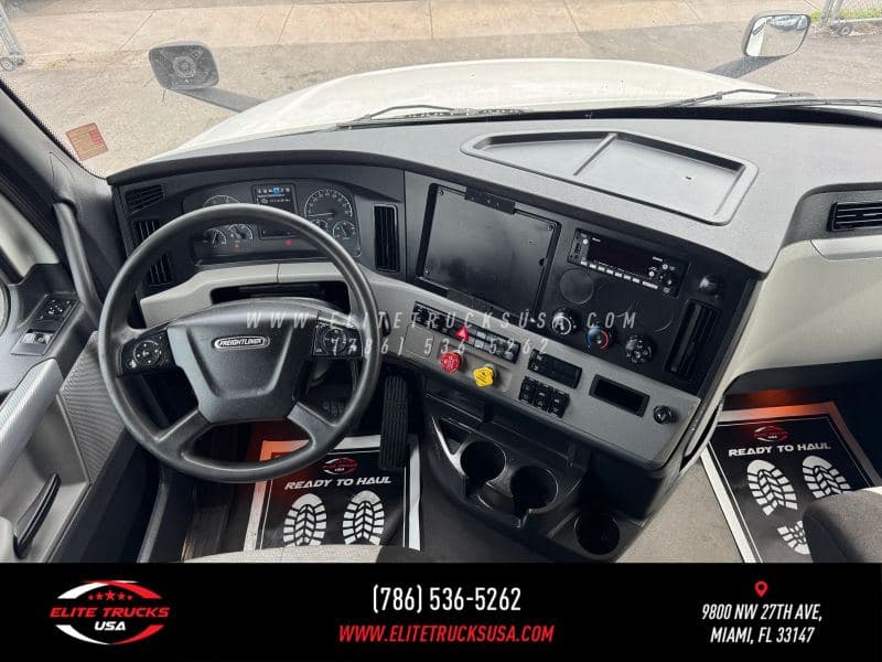 2022 Freightliner Cascadia image 17