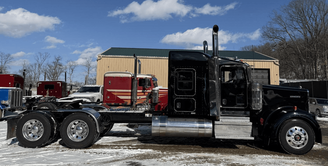 2020 Kenworth W9 Series image 4