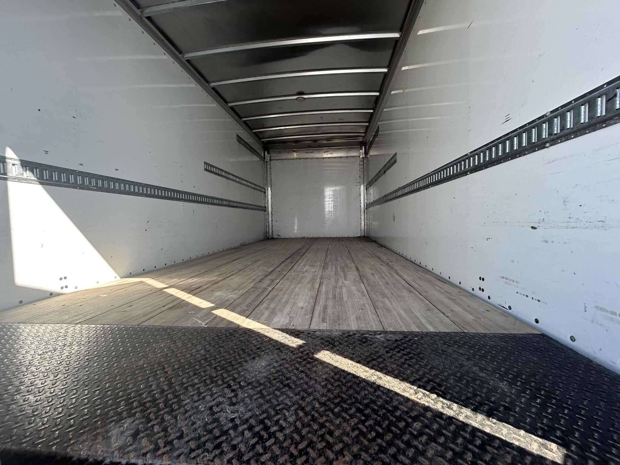 2020 Freightliner M2 image 2