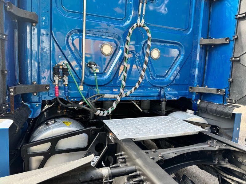 2021 Freightliner Cascadia image 26