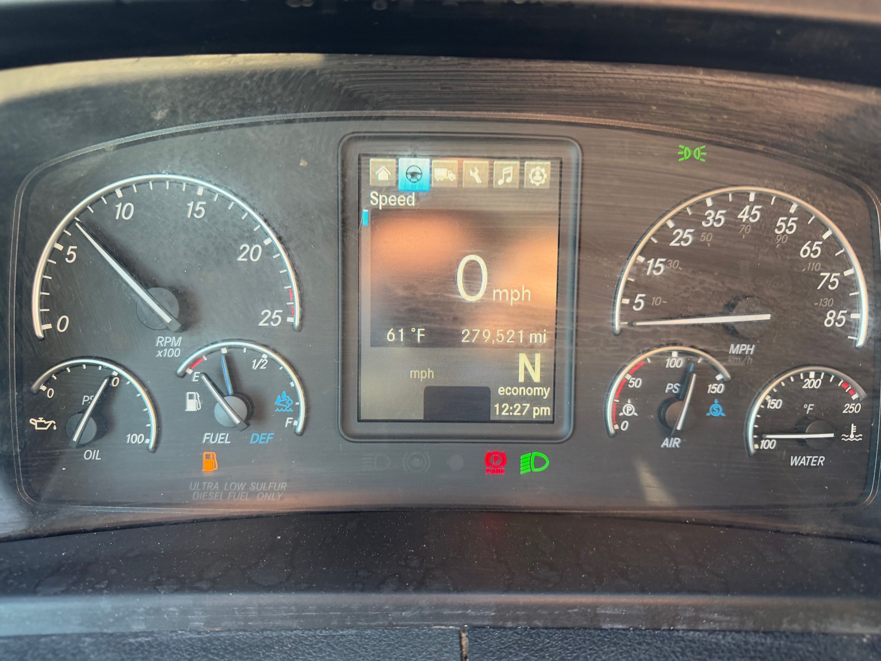 2023 Freightliner Cascadia image 8